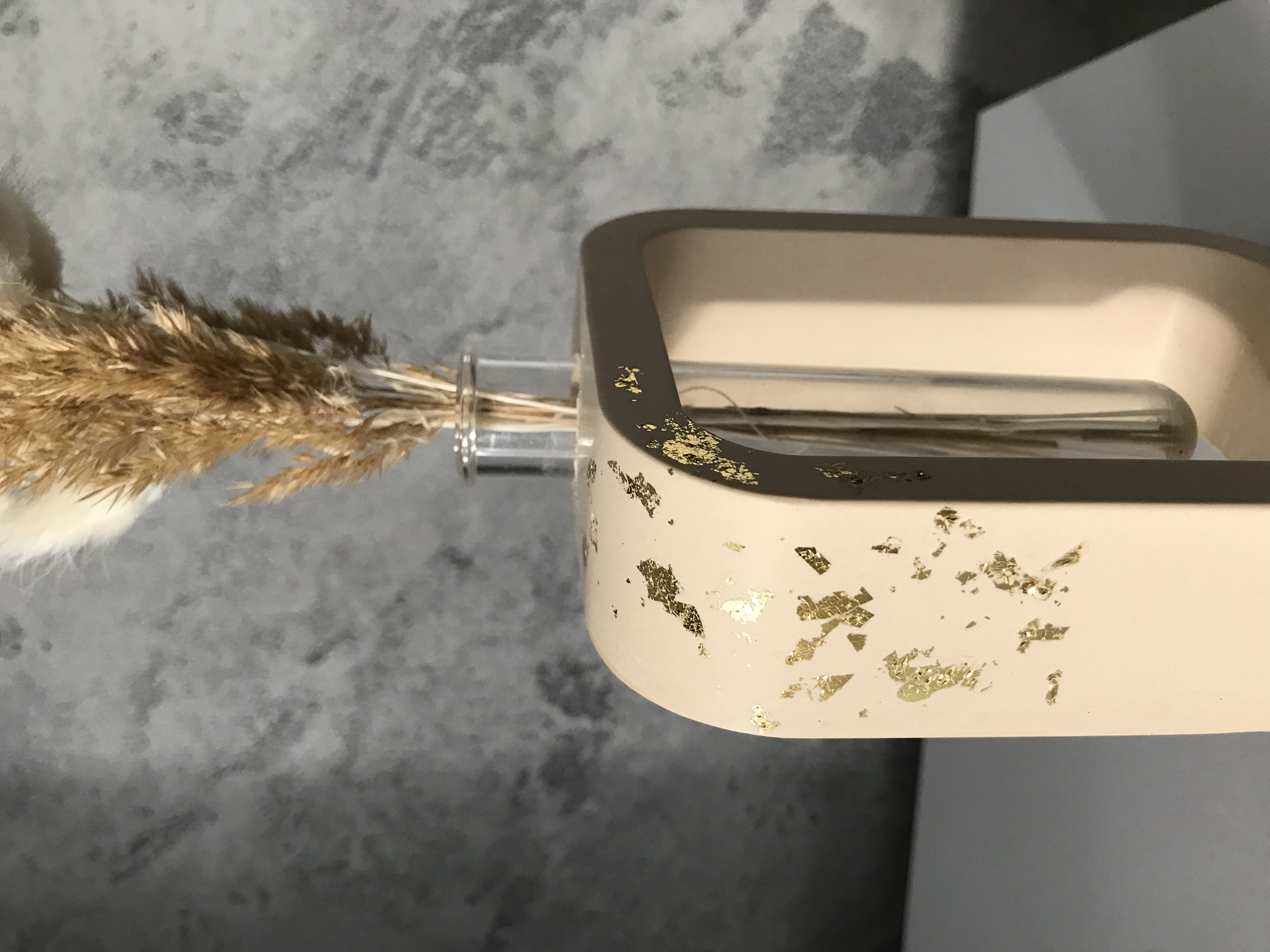 Béžová váza Olivia