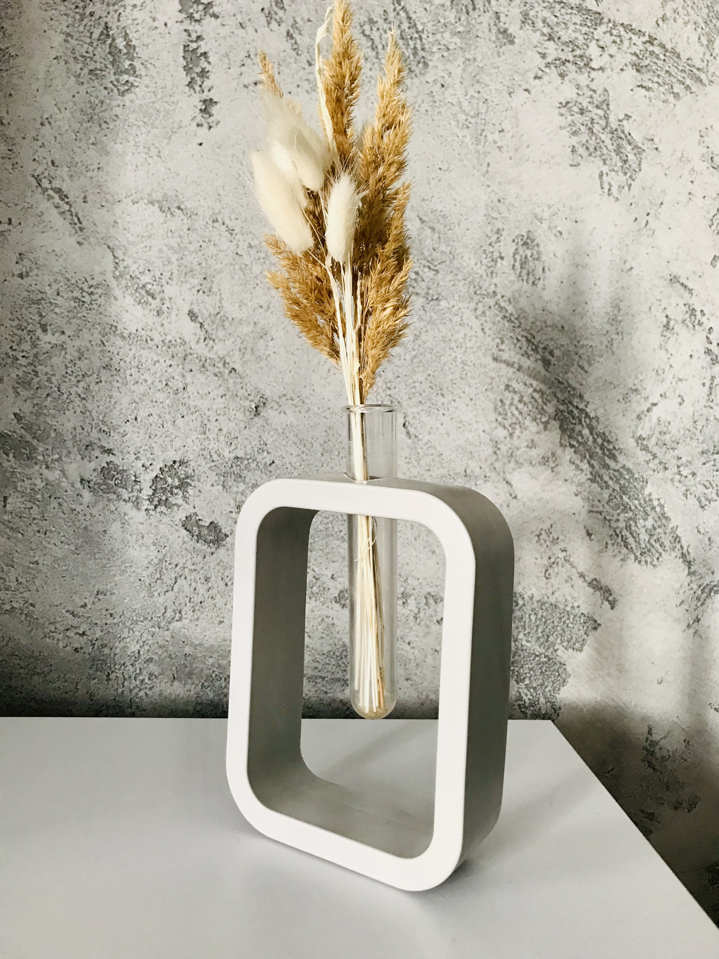 Betonová váza Olívia