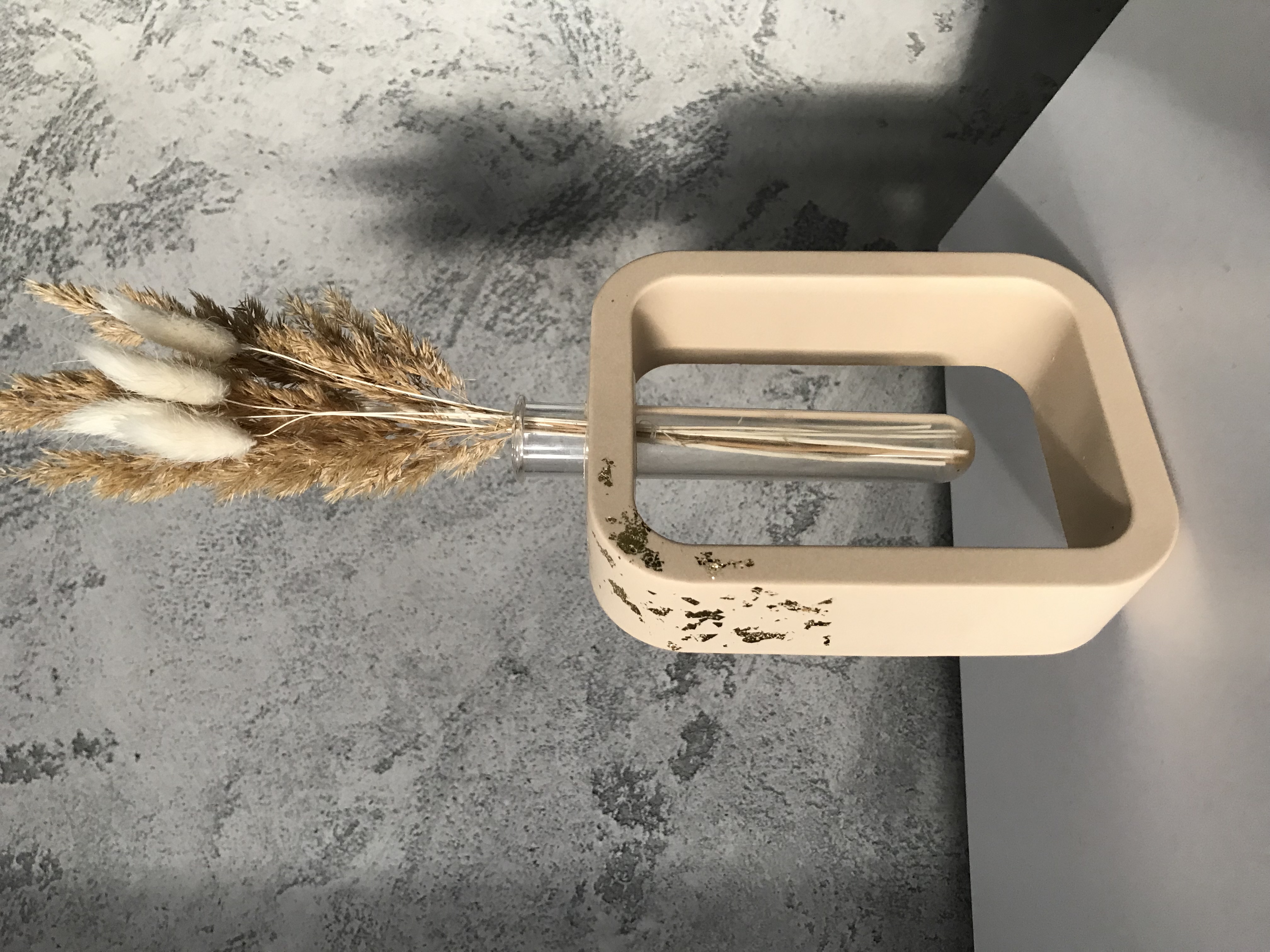 Béžová váza Olivia