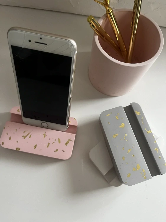 Stojánek na telefon Gold