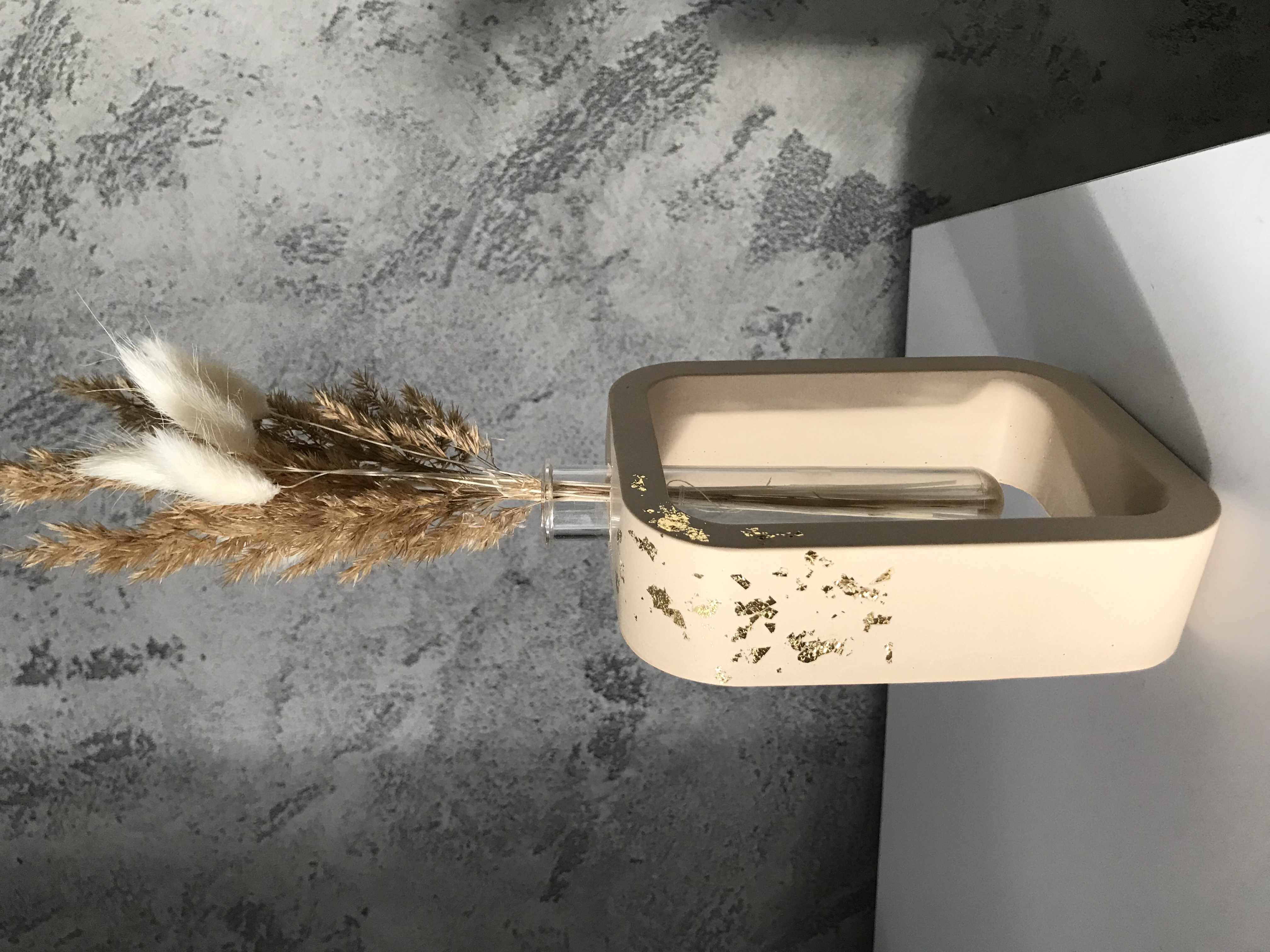 Béžová váza Olivia