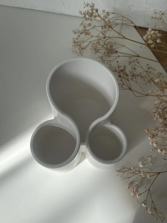 Designový stojánek na kosmetické štětce Minimalist