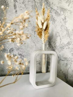 Betonová váza Olívia