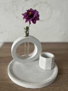 Minimalistická dekorace na stůl Stone