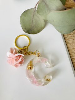 Přívěsek C růžový